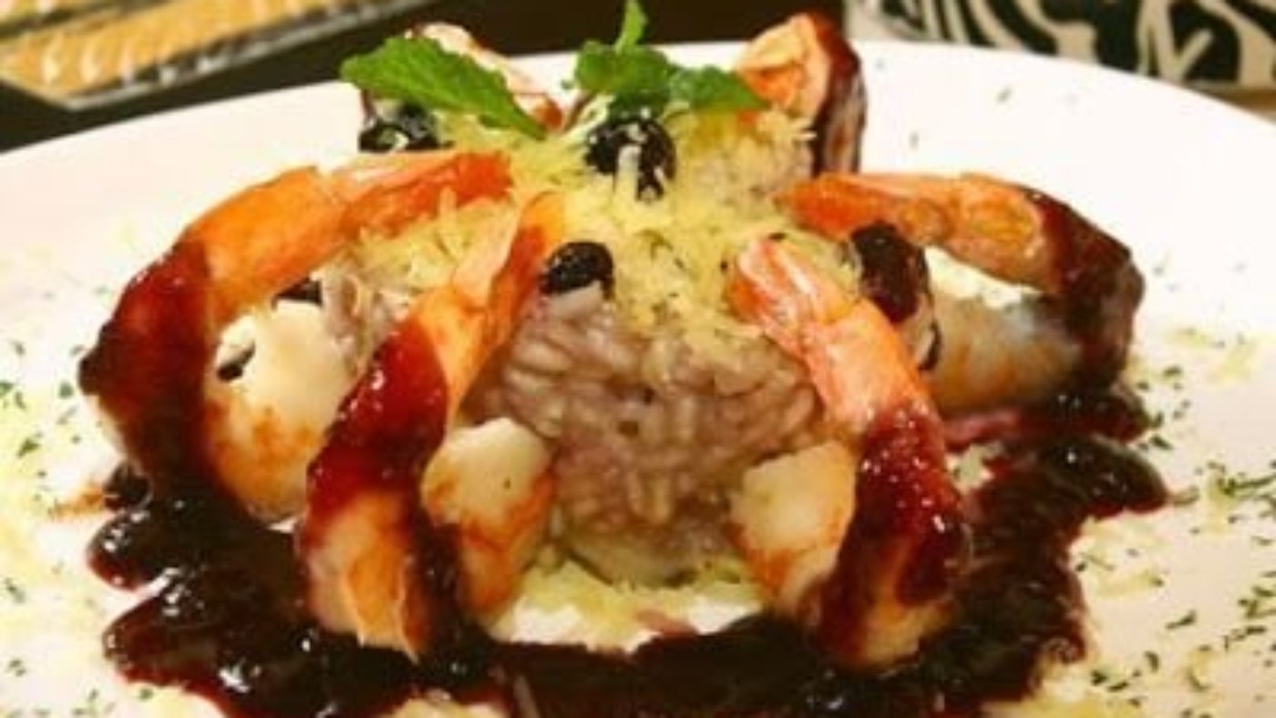 com frutas vermelhas